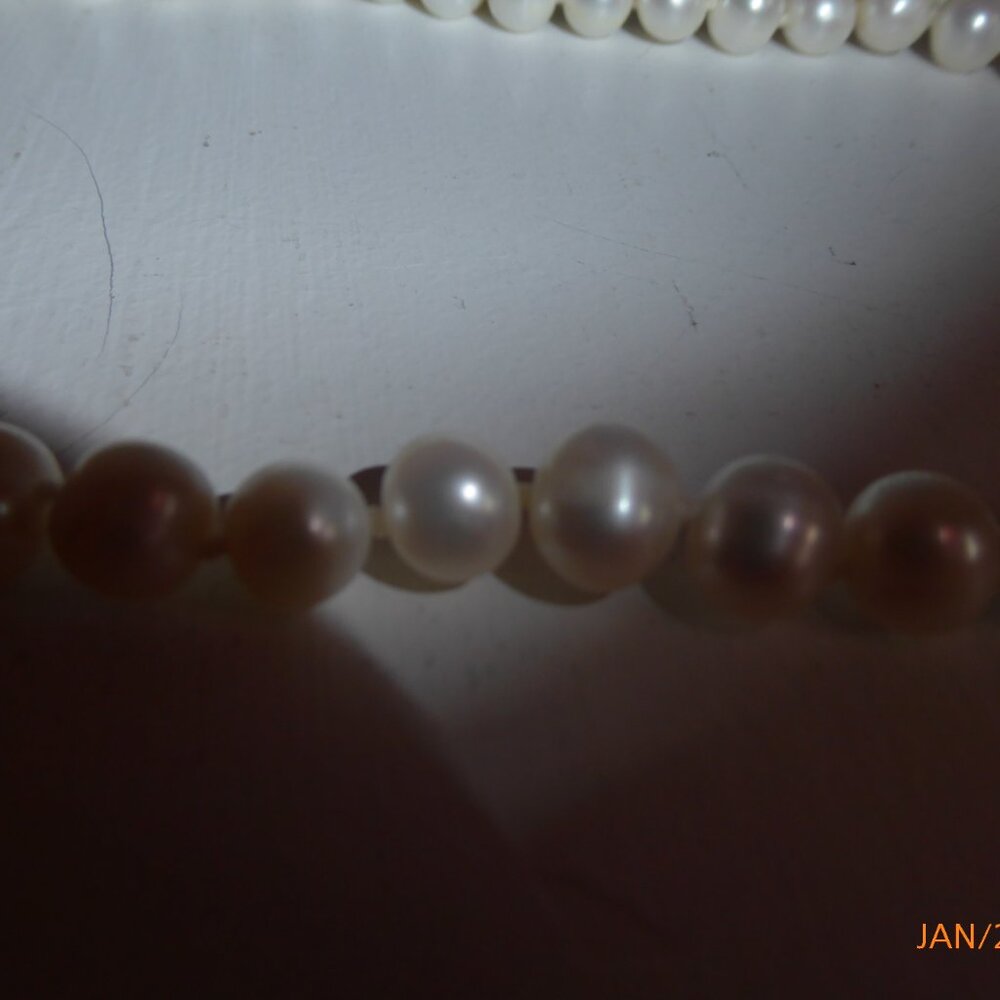 Freshwater Pearl Necklace- 17 Inches. 8 mm - Picture 4 of 8